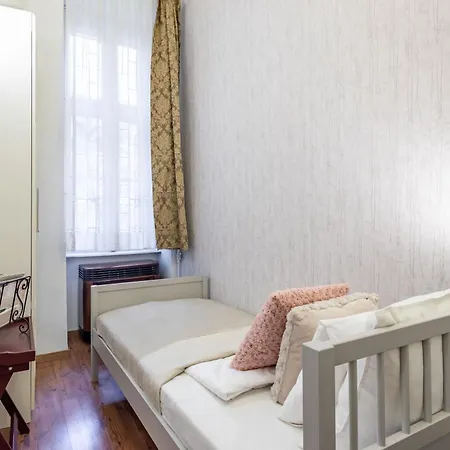 - Large - Cozy Apartament Budapesta