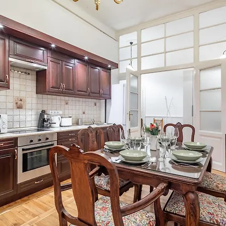 - Large - Cozy Apartament Budapesta