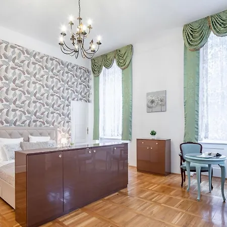 - Large - Cozy Appartement