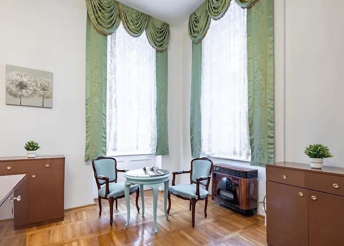 - Large - Cozy بودابست