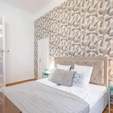 - Large - Cozy * Budapešť