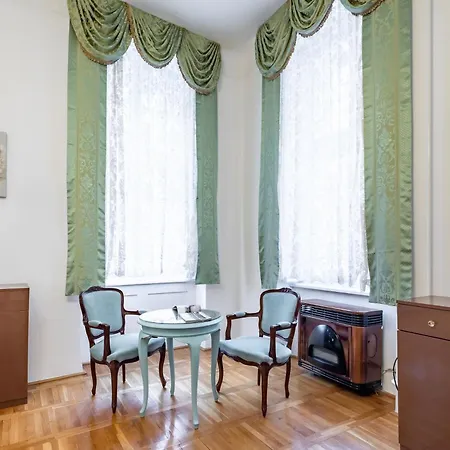 - Large - Cozy Budapešť