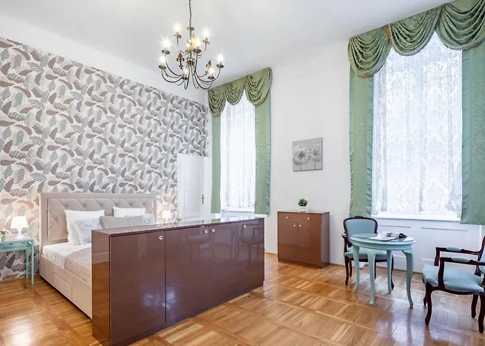 - Large - Cozy Apartamento
